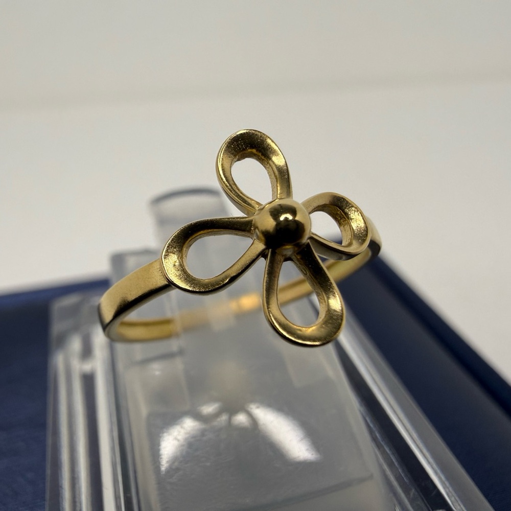 18K Genuine Gold Dainty Flower Ring (Preowned)